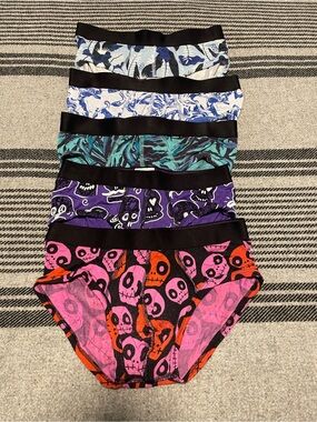 Me Undies Men’s Small Briefs - Bundle of 5 Skull Halloween Prints